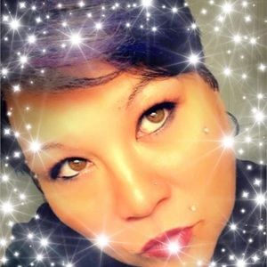 Meet your Posher, Carla